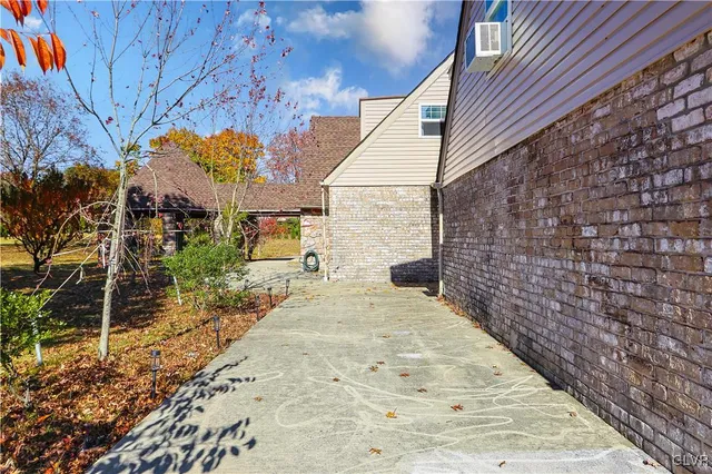 $800,000 | 3609 Windy Road, Orefield, PA 18069