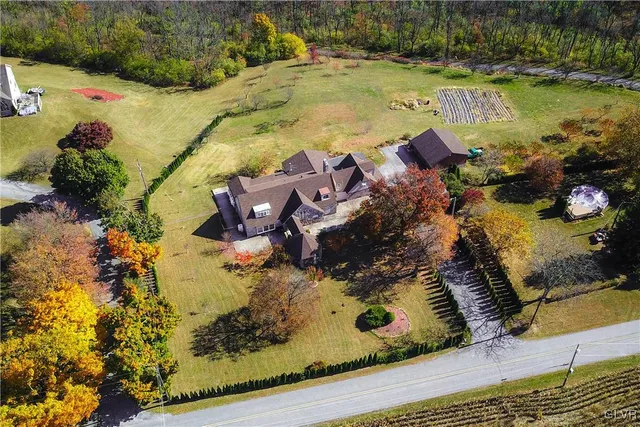 $800,000 | 3609 Windy Road, Orefield, PA 18069