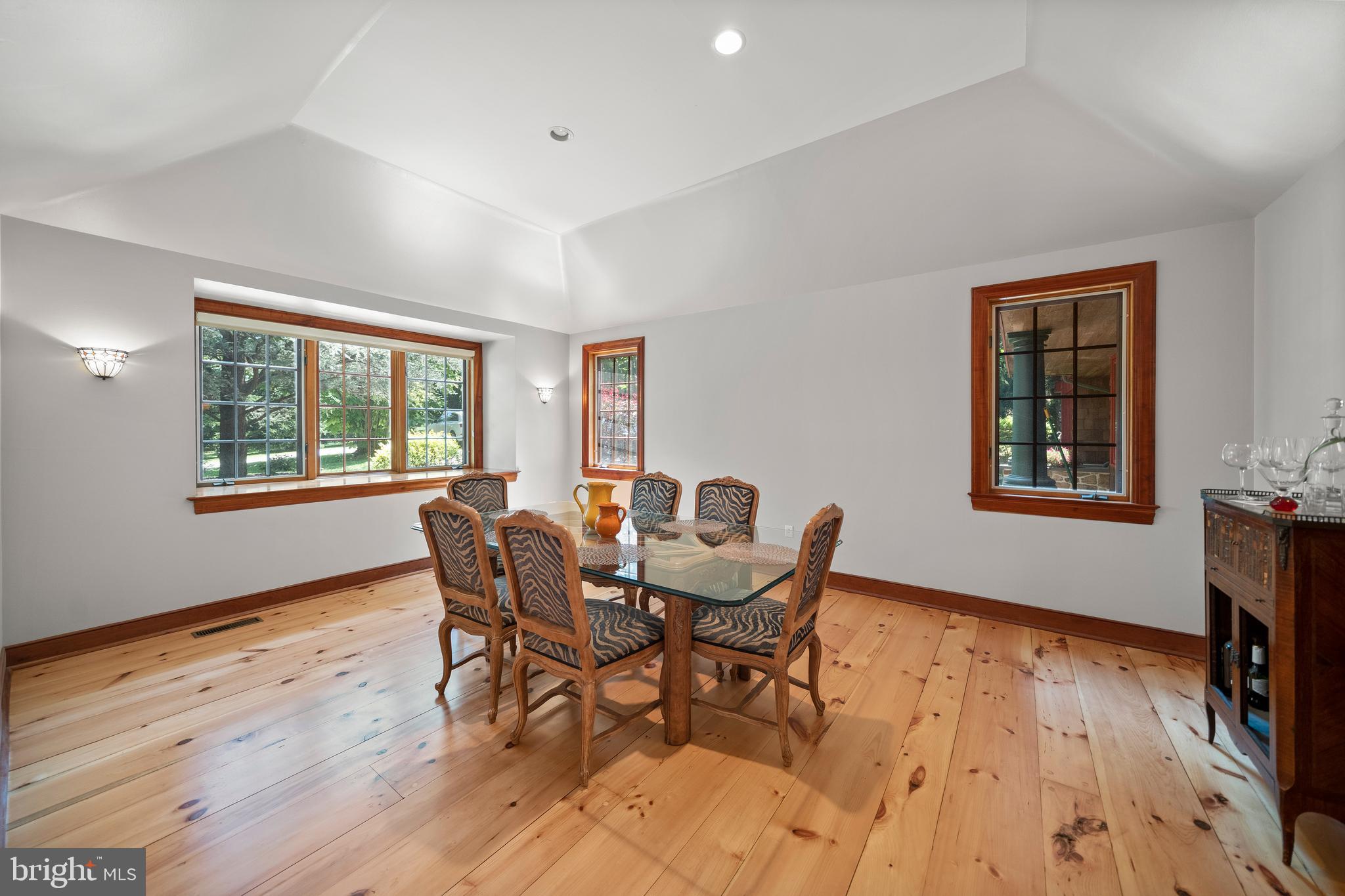 228 Berkley Road Devon, PA 19333 - Photo 4 of 44