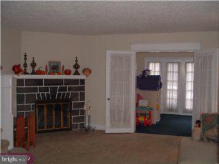 35 Wayne Avenue Springfield, PA 19064 - Photo 2 of 5