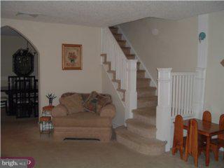 35 Wayne Avenue Springfield, PA 19064 - Photo 3 of 5