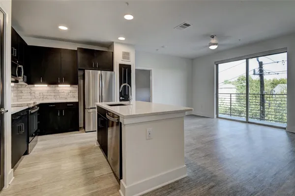 $2,071 | 6400 Washington Avenue, Unit 428, Houston, TX 77007