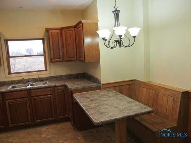Eat In Kitchen.