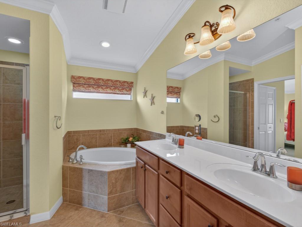9844 Venezia Circle, Unit 726 Naples, FL 34113 - Photo 14 of 44