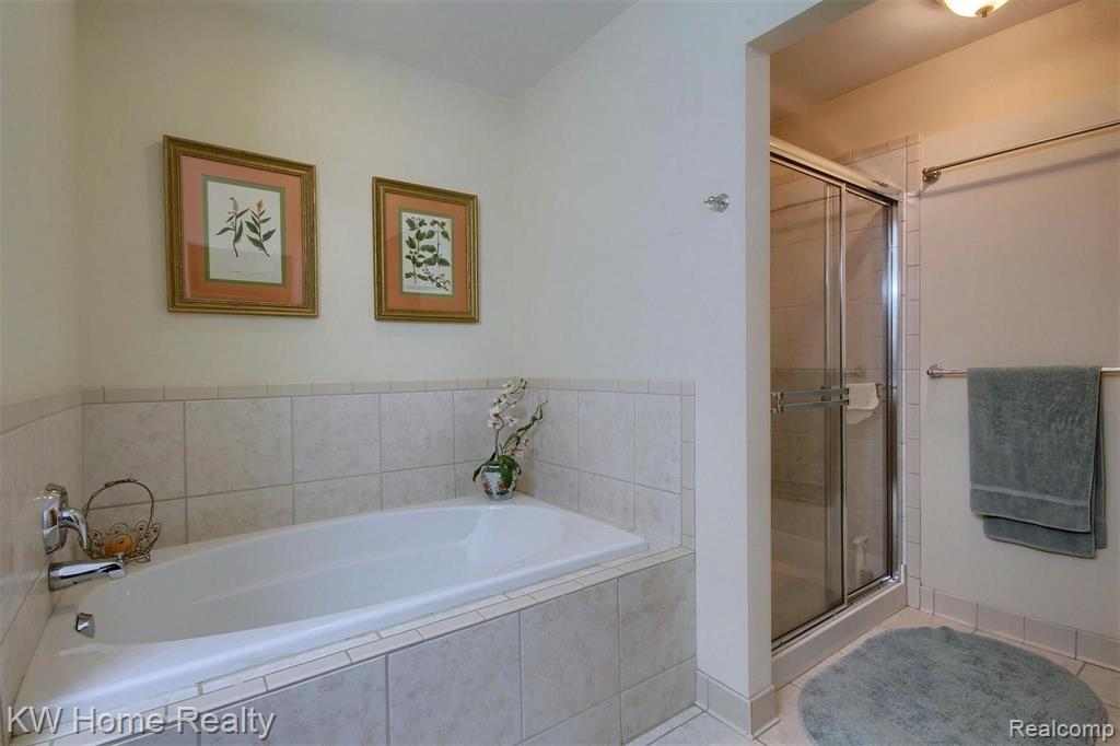 22441 Timber Ridge Court Woodhaven, MI 48183 - Photo 17 of 29