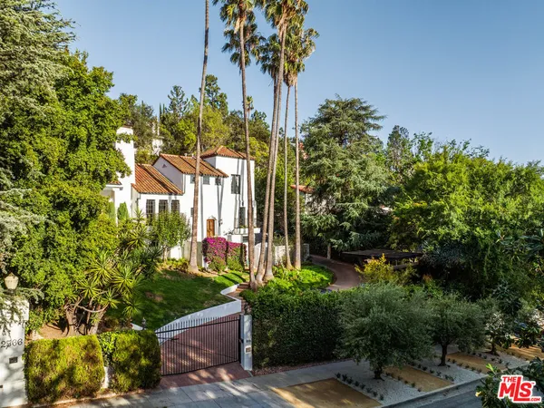$7,995,000 | 2556 Aberdeen Avenue, Los Angeles, CA 90027