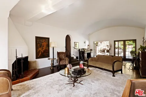 $7,995,000 | 2556 Aberdeen Avenue, Los Angeles, CA 90027