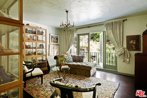 $7,995,000 | 2556 Aberdeen Avenue, Los Angeles, CA 90027