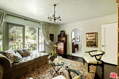 $7,995,000 | 2556 Aberdeen Avenue, Los Angeles, CA 90027
