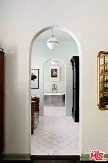 $7,995,000 | 2556 Aberdeen Avenue, Los Angeles, CA 90027