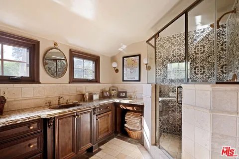 $7,995,000 | 2556 Aberdeen Avenue, Los Angeles, CA 90027