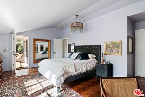$7,995,000 | 2556 Aberdeen Avenue, Los Angeles, CA 90027