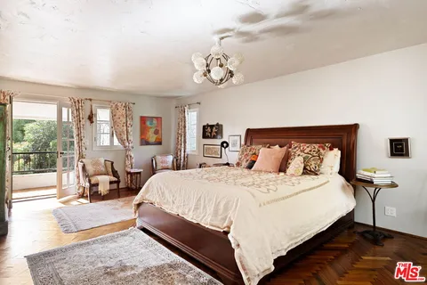 $7,995,000 | 2556 Aberdeen Avenue, Los Angeles, CA 90027