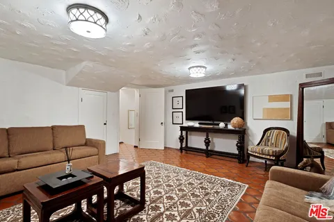 $7,995,000 | 2556 Aberdeen Avenue, Los Angeles, CA 90027