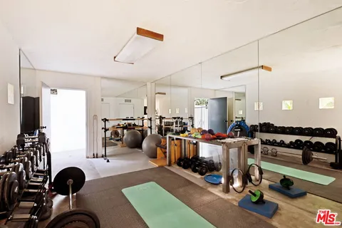 $7,995,000 | 2556 Aberdeen Avenue, Los Angeles, CA 90027