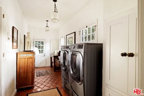 $7,995,000 | 2556 Aberdeen Avenue, Los Angeles, CA 90027