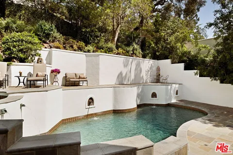 $7,995,000 | 2556 Aberdeen Avenue, Los Angeles, CA 90027