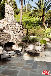 $7,995,000 | 2556 Aberdeen Avenue, Los Angeles, CA 90027