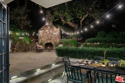 $7,995,000 | 2556 Aberdeen Avenue, Los Angeles, CA 90027