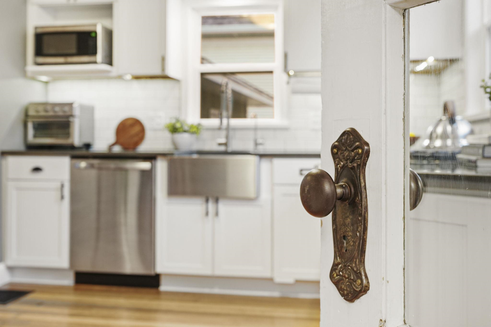 625 South Madison Street Stoughton, WI 53589 - Photo 7 of 40