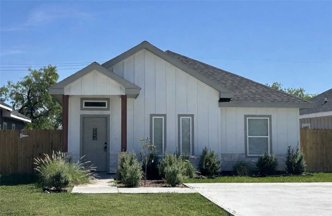 507 West Ragland Avenue Kingsville, TX 78363 - Photo 1 of 11