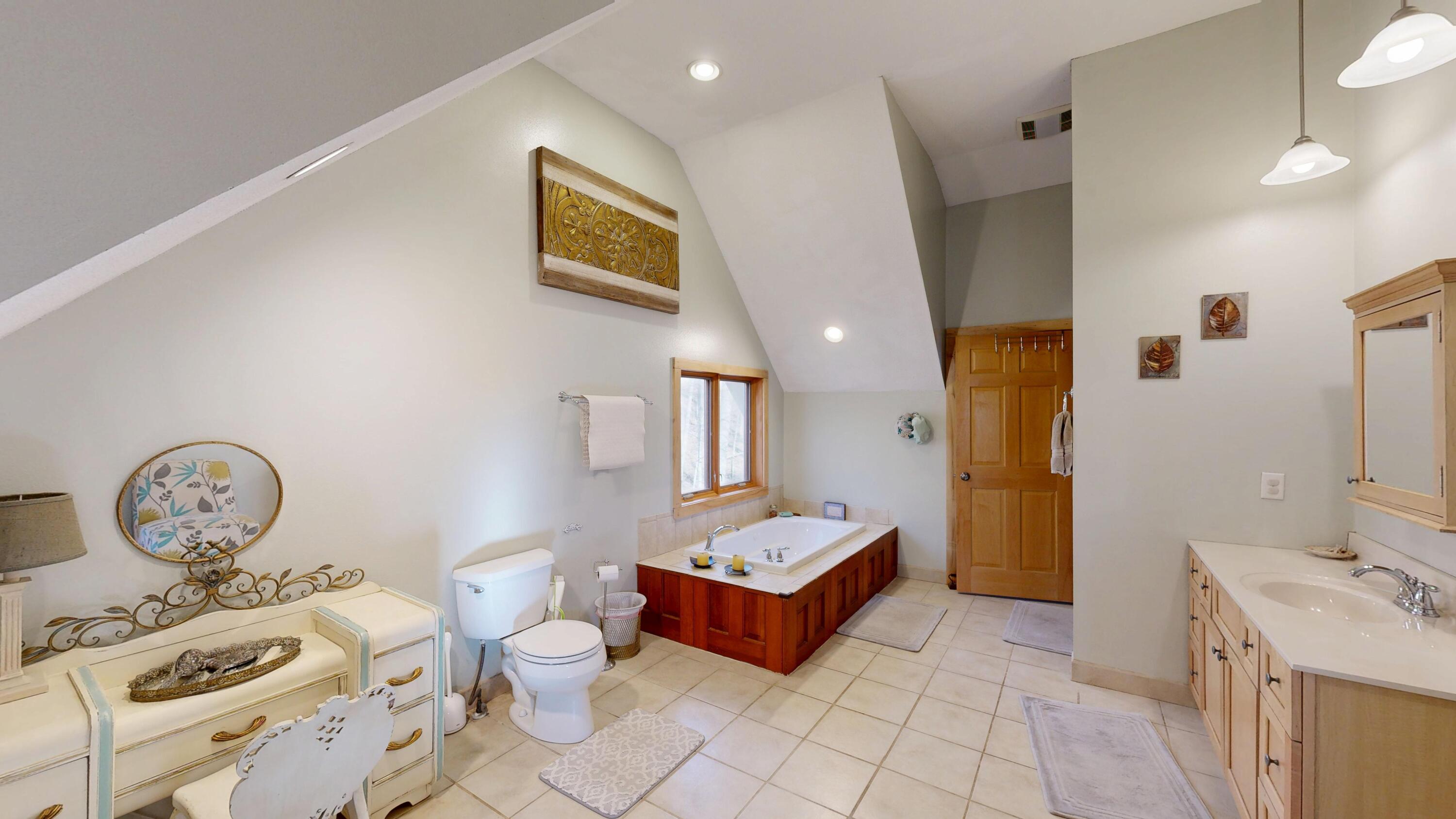 E13332 Highway 82 Stark, WI 54639 - Photo 10 of 71 Upper bathroom