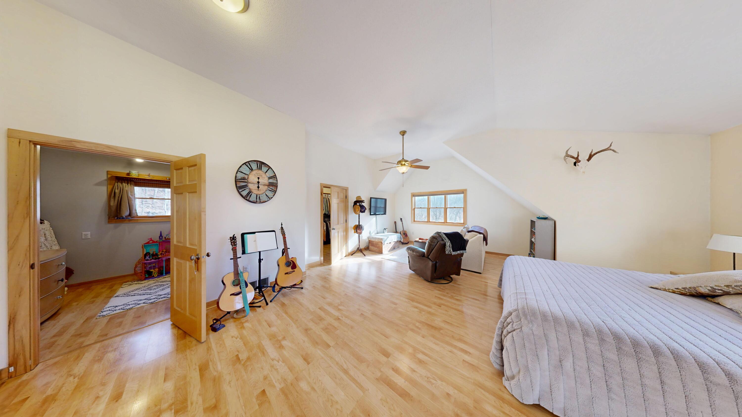 E13332 Highway 82 Stark, WI 54639 - Photo 27 of 71 Upper suite