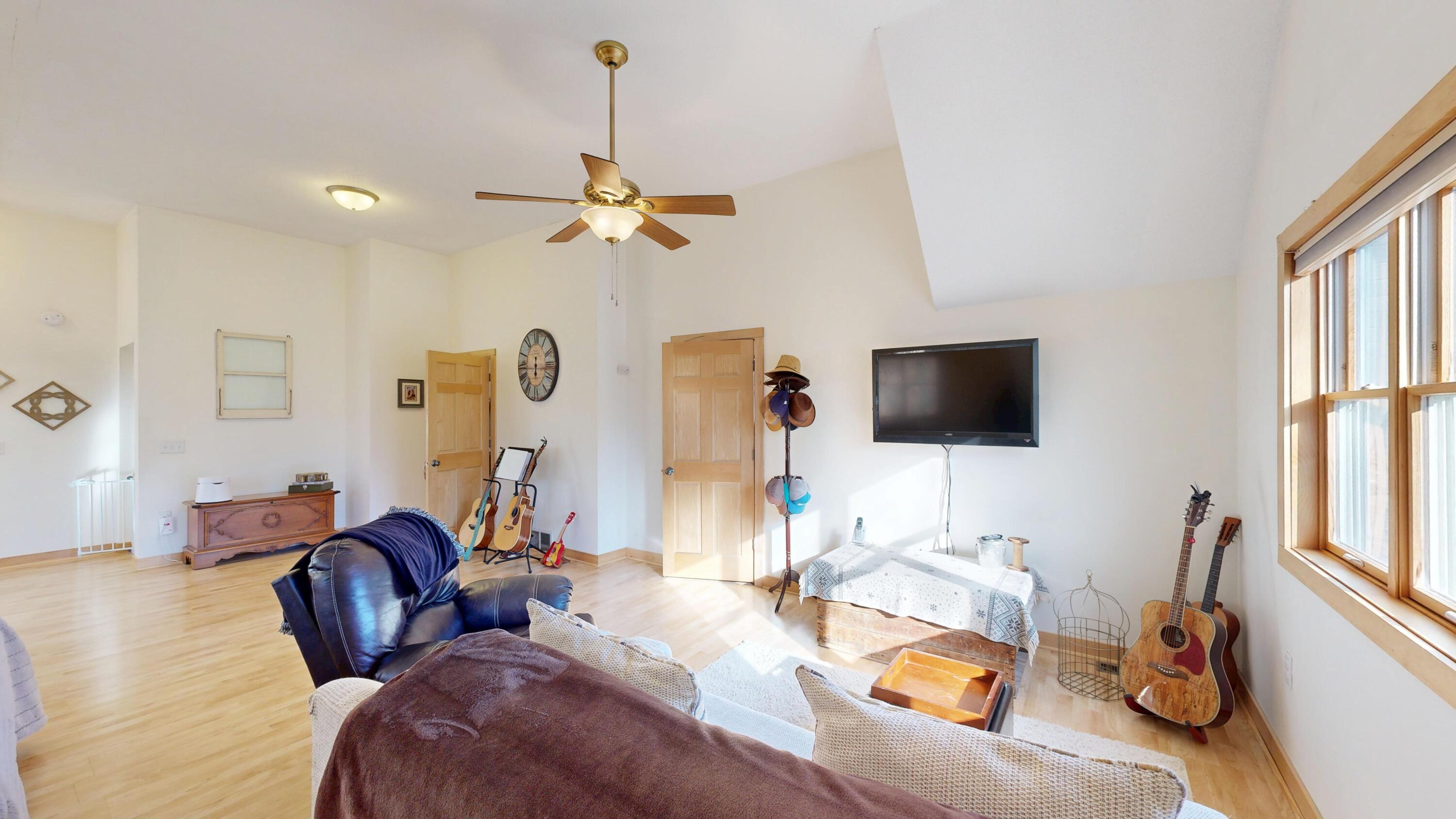 E13332 Highway 82 Stark, WI 54639 - Photo 30 of 71 Upper suite