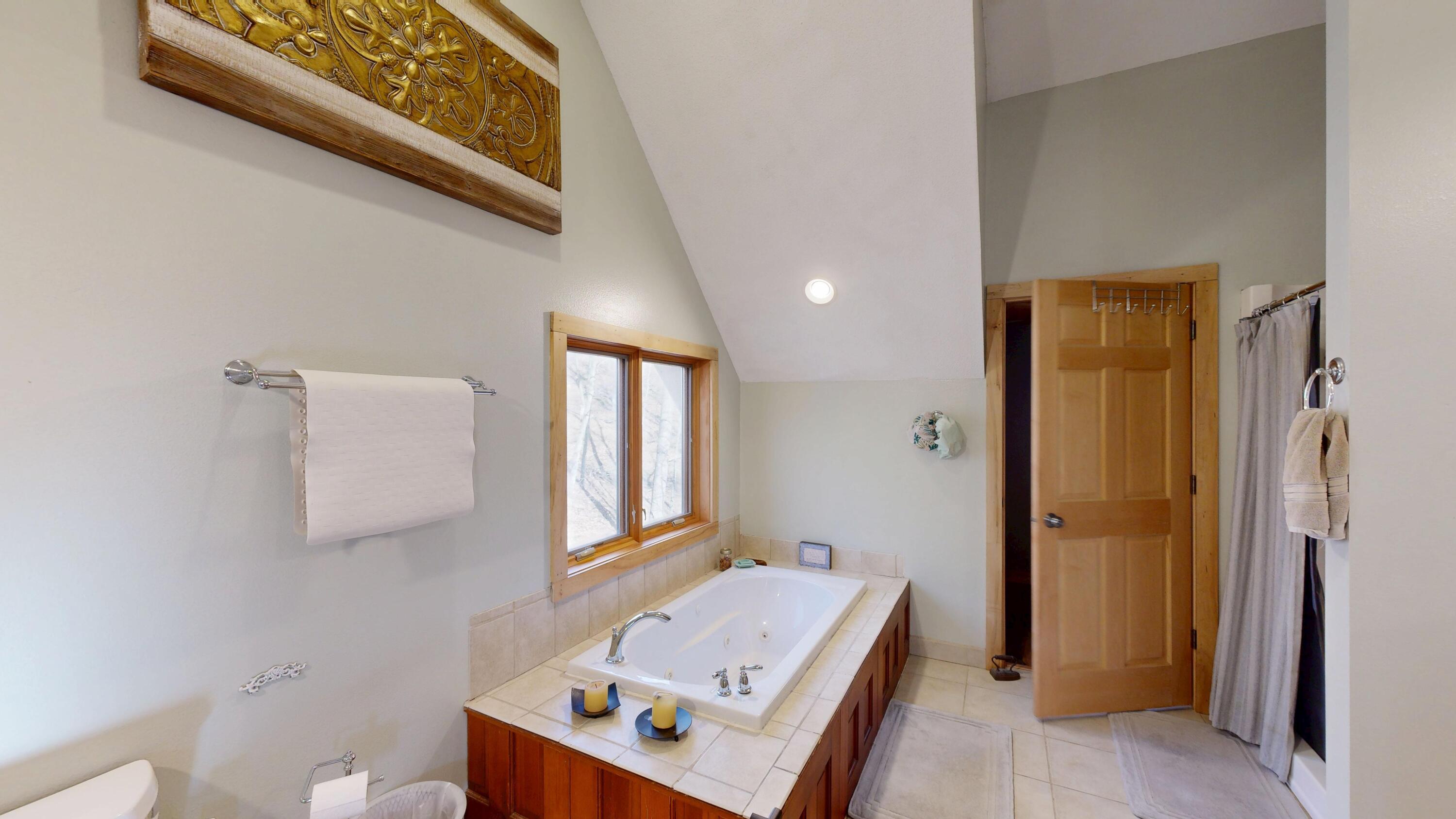 E13332 Highway 82 Stark, WI 54639 - Photo 36 of 71 Upper bathroom