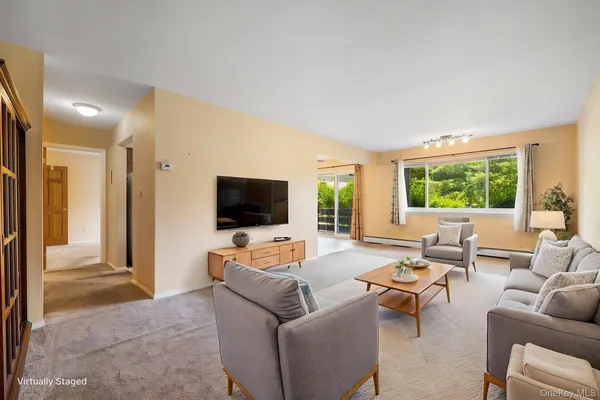 $299,000 | 76 Sierra Vista Lane, Valley Cottage, NY 10989