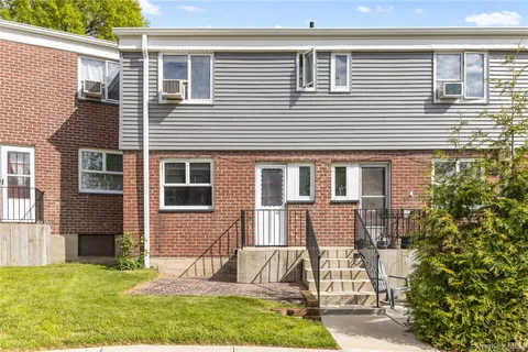 $379,000 | 224-30 Manor Road, Unit DUPLEX | Bellerose