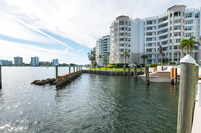 $4,000,000 | 300 Southeast 5th Avenue, #PH-140, Boca Raton, FL 33432