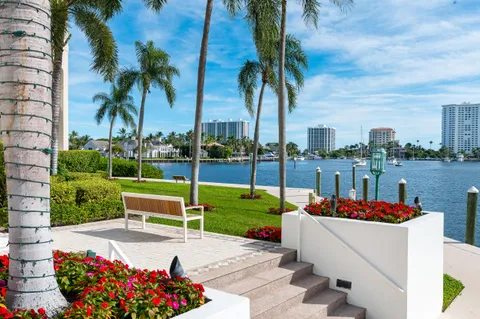 $4,000,000 | 300 Southeast 5th Avenue, #PH-140, Boca Raton, FL 33432