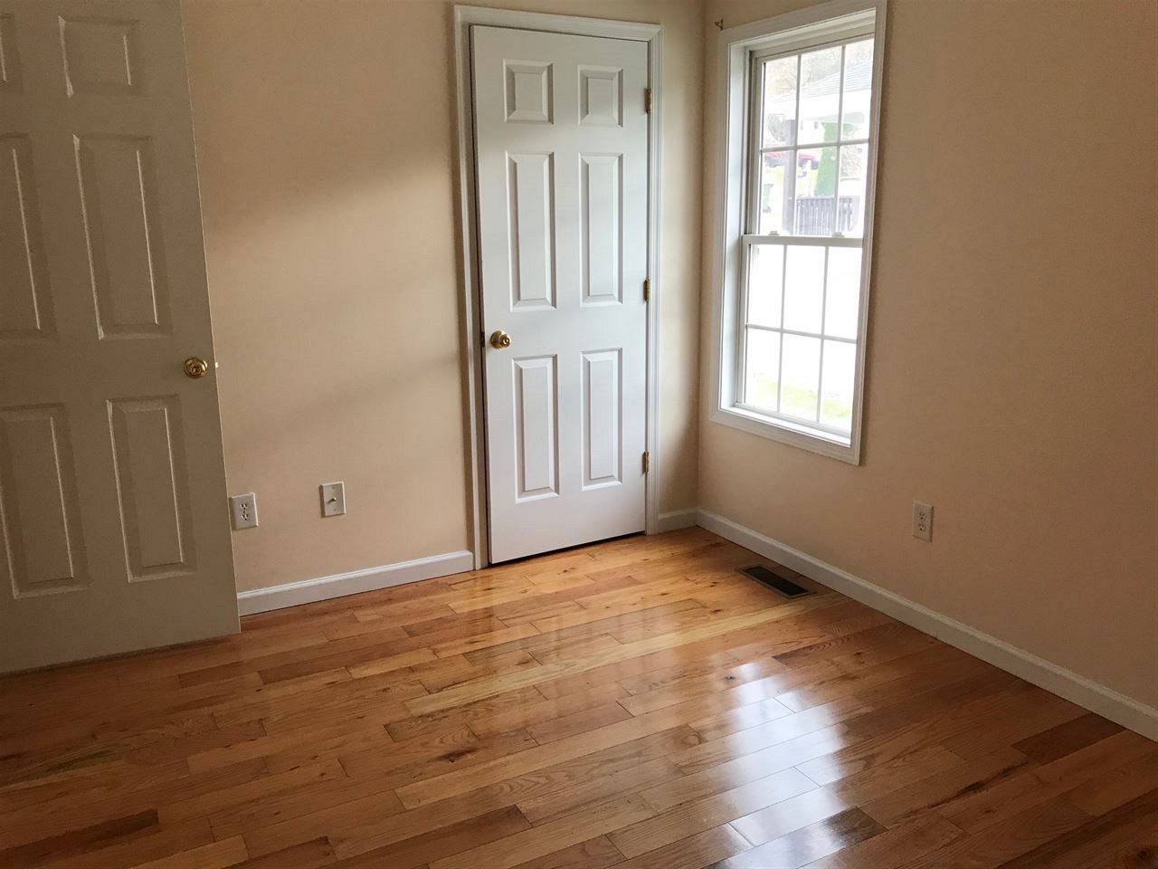 621 Western Road Waynesboro, VA 22980 - Photo 13 of 27 Gallery Image 13