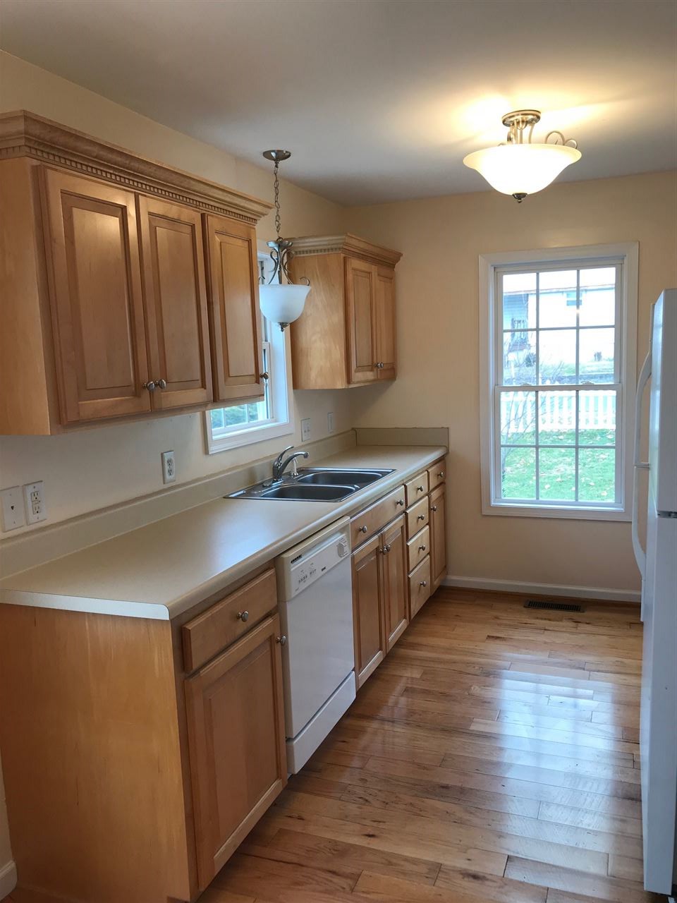 621 Western Road Waynesboro, VA 22980 - Photo 7 of 27 Gallery Image 7