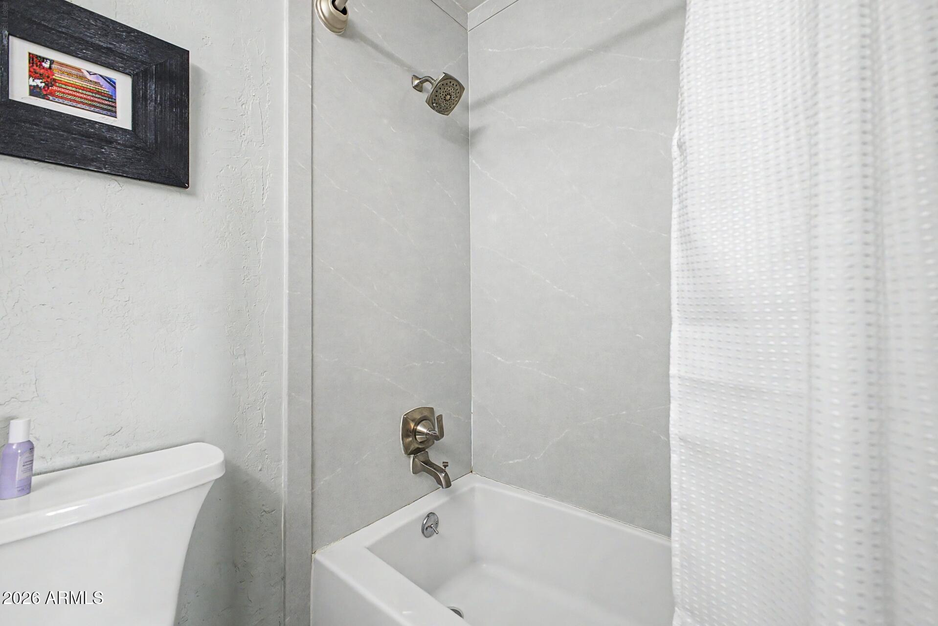 8913 North 17th Lane Phoenix, AZ 85021 - Photo 21 of 28 Hall Bathroom