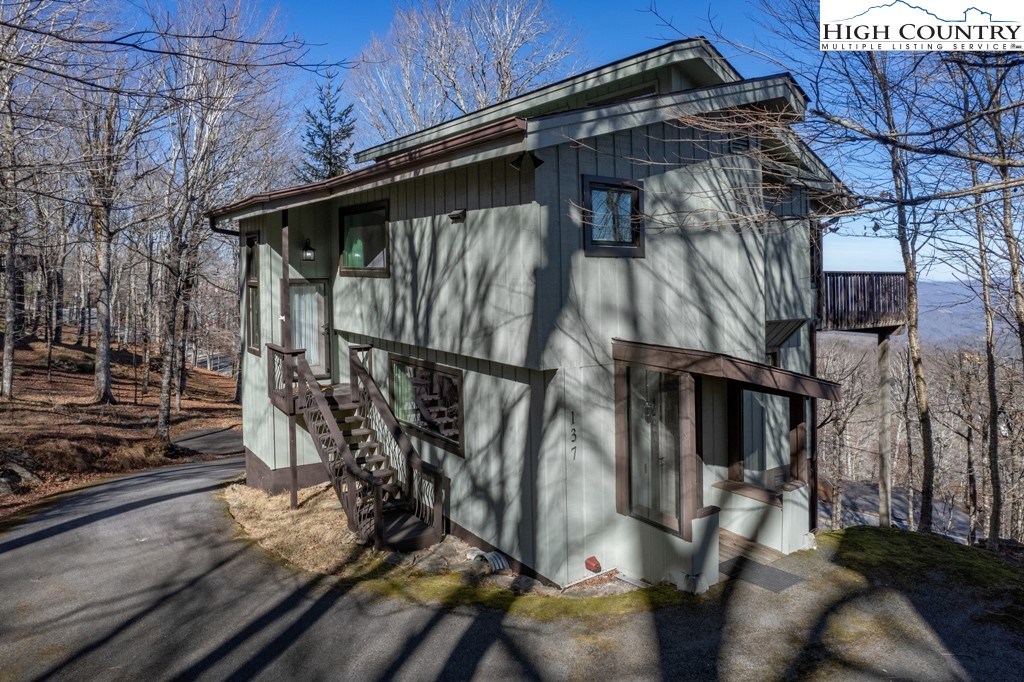 137 Village Road Beech Mountain, NC 28604 - Photo 1 of 30 Gallery Image 1