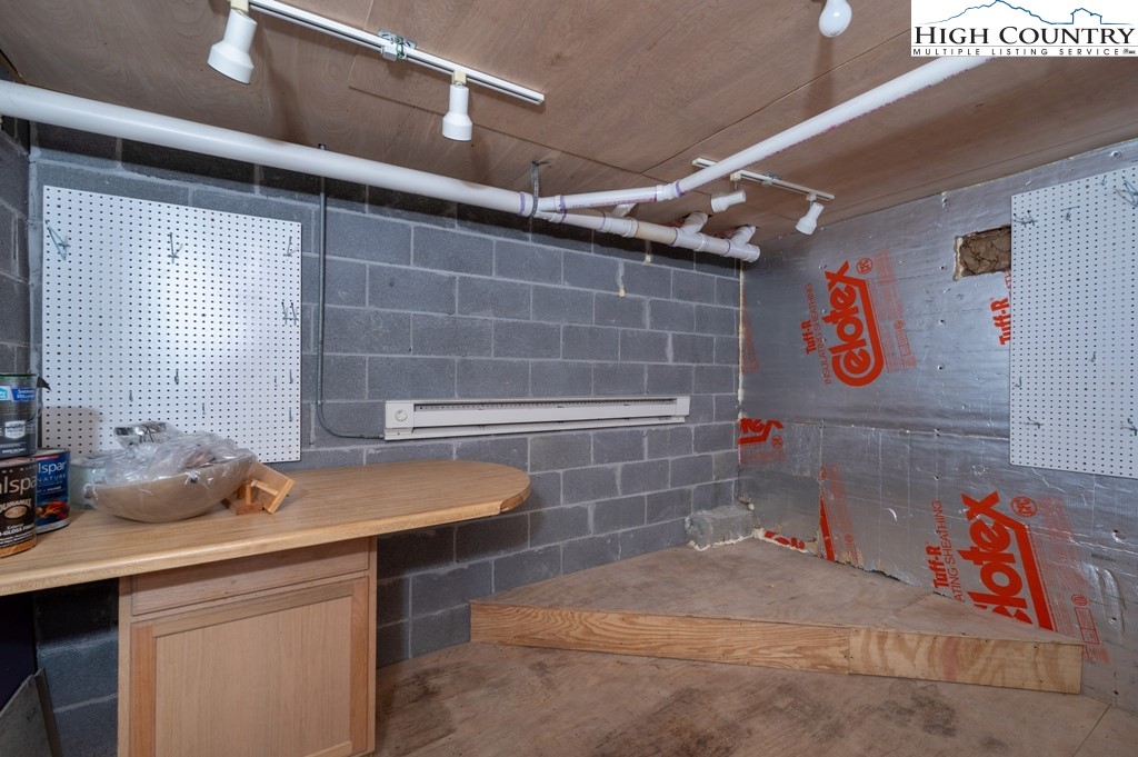 137 Village Road Beech Mountain, NC 28604 - Photo 30 of 30 Gallery Image 30