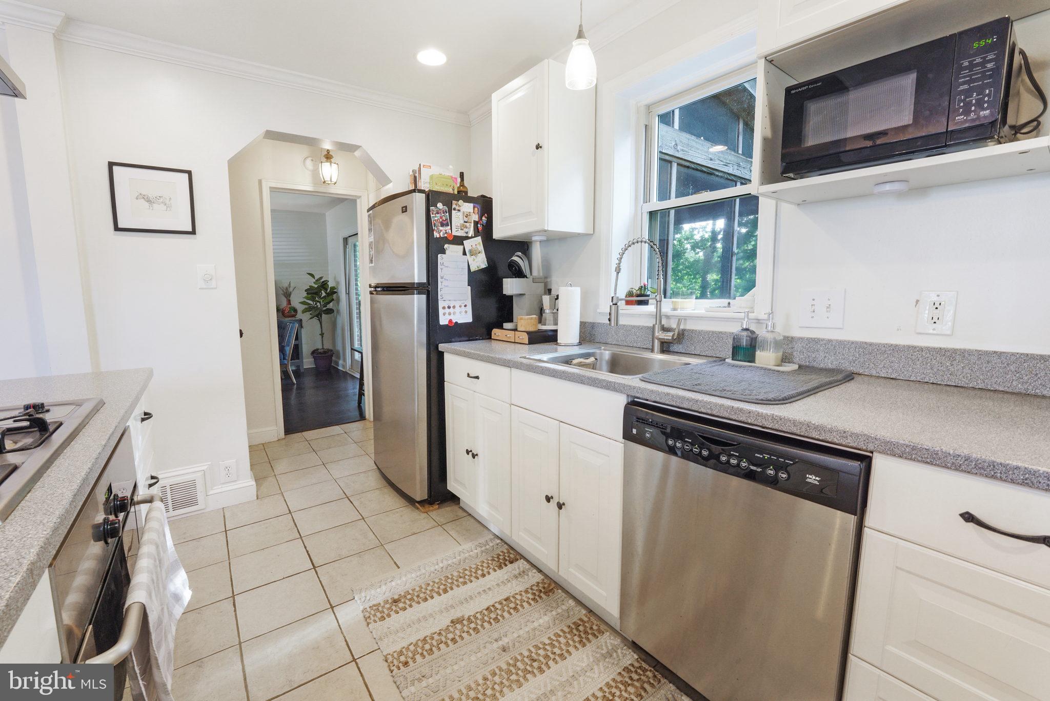 2806 Laurel Avenue Cheverly, MD 20785 - Photo 12 of 33