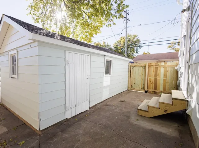 $140,000 | 1240 West Merchant Street, Kankakee, IL 60901