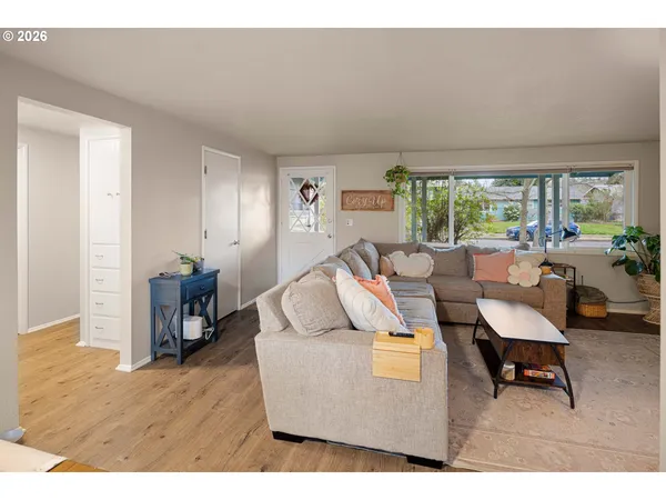 $525,000 | 2495 Jeppesen Acres Road, Eugene, OR 97401