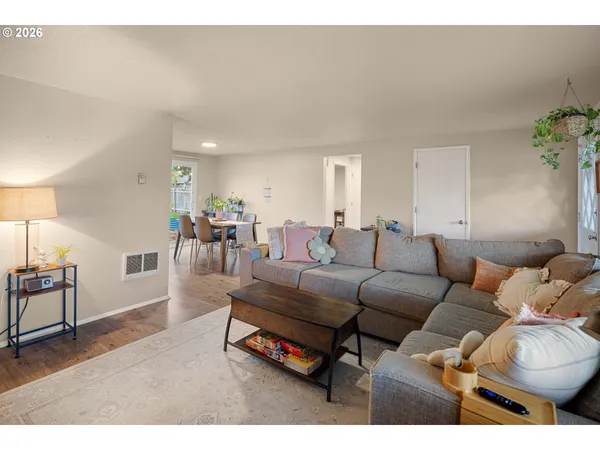 $525,000 | 2495 Jeppesen Acres Road, Eugene, OR 97401