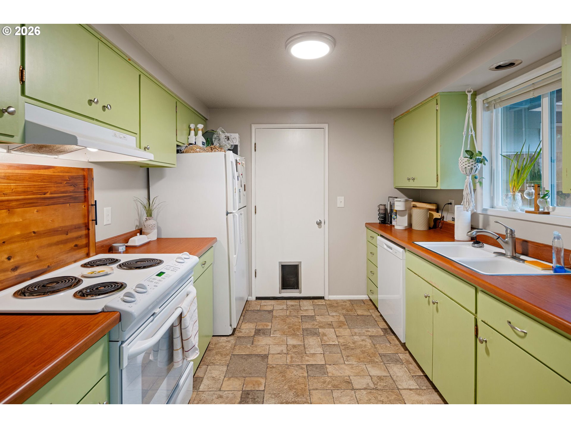 2495 Jeppesen Acres Road Eugene, OR 97401 - Photo 15 of 48