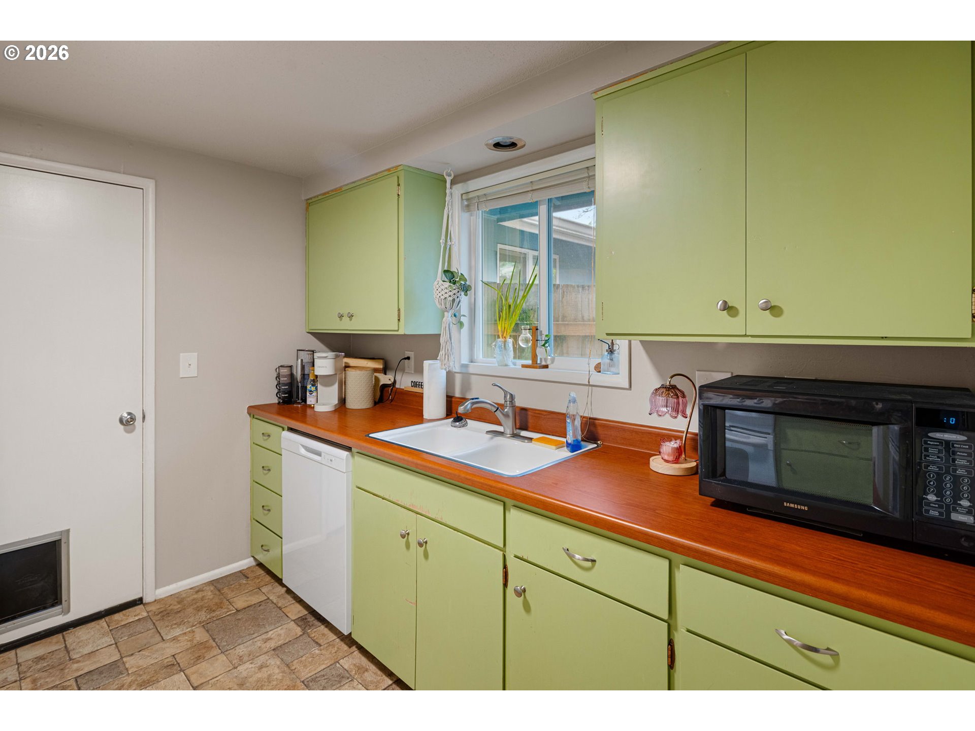 2495 Jeppesen Acres Road Eugene, OR 97401 - Photo 17 of 48