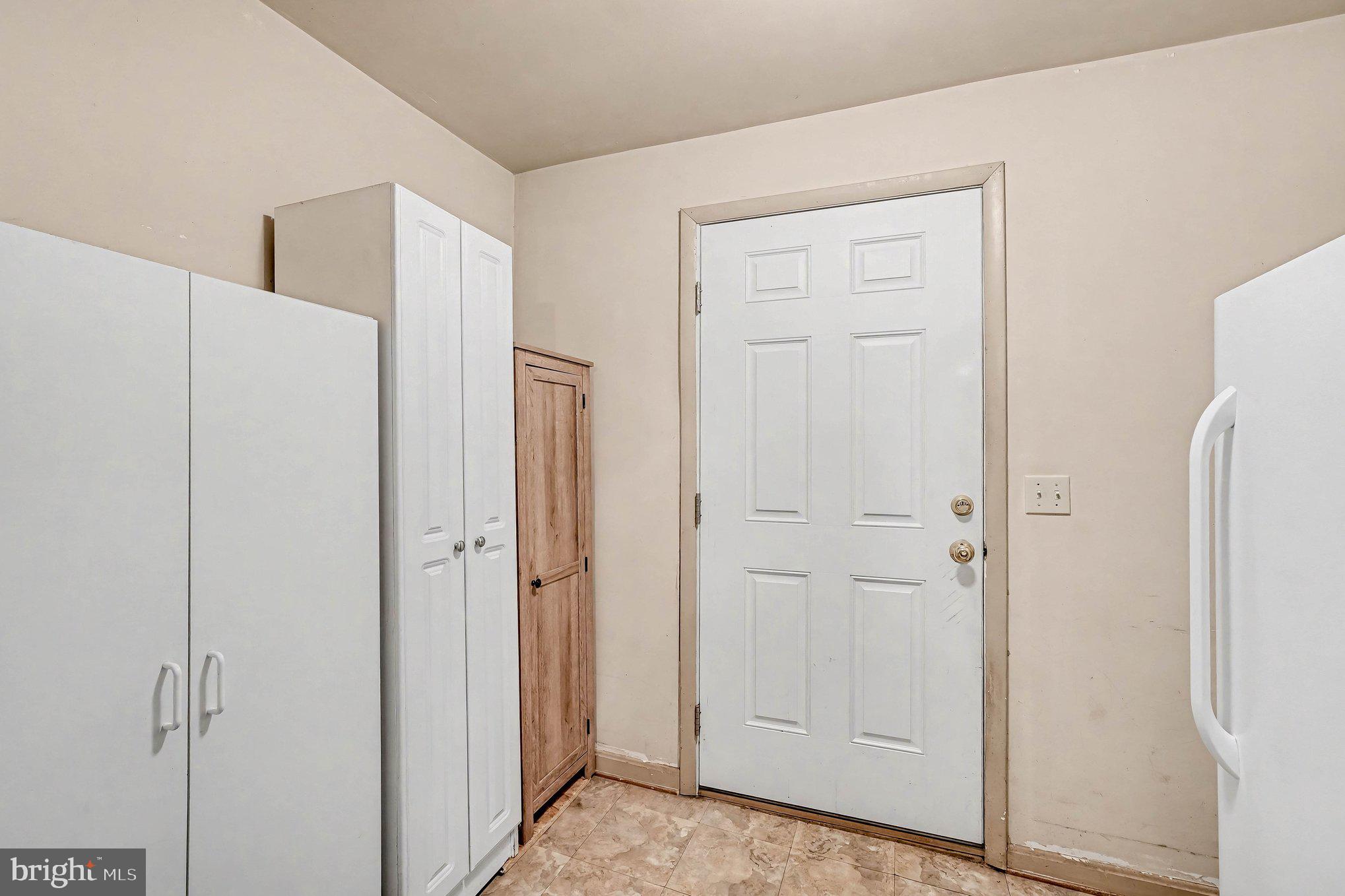 3440 Van Buren Road Burr Hill, VA 22433 - Photo 20 of 24 a view of a livingroom with closet area