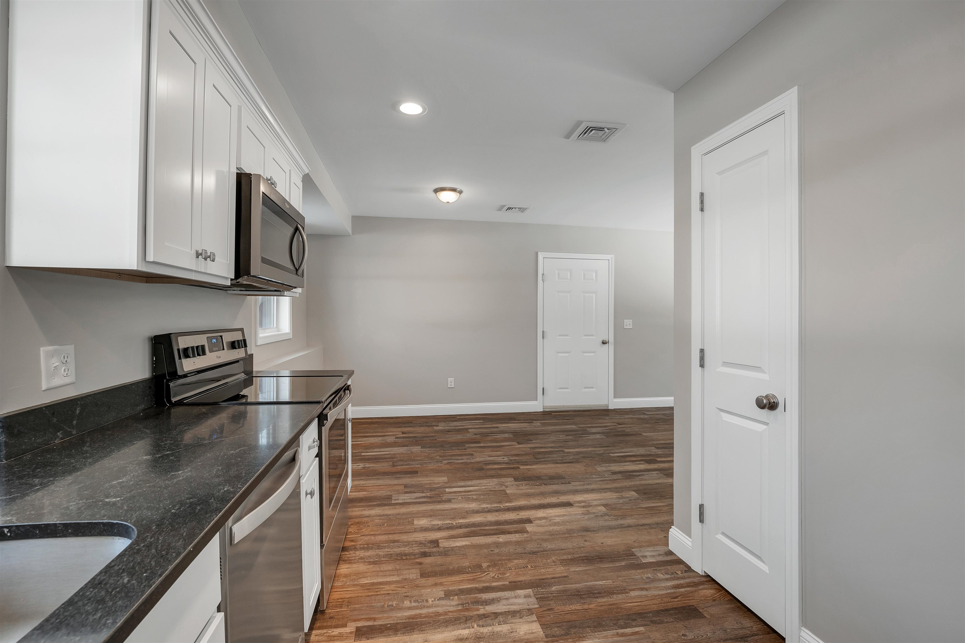 259 Stage Road, Unit 2 Nottingham, NH 03290 - Photo 7 of 28