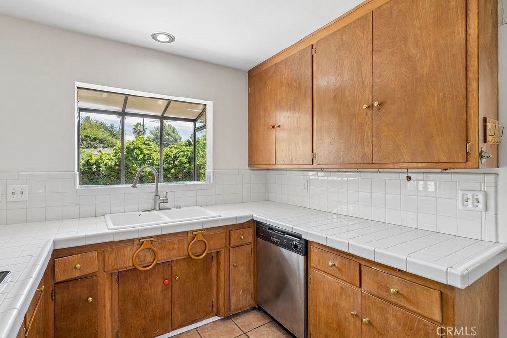 3126 Wendell Way Riverside, CA 92507 - Photo 12 of 48