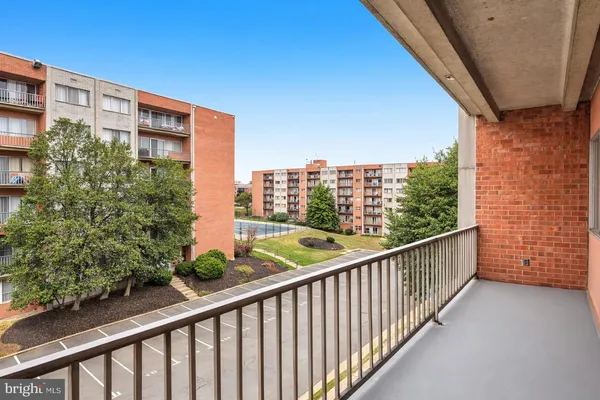 $264,900 | 5801 Quantrell Avenue, Unit 410, Alexandria, VA 22312