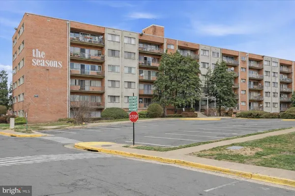 $264,900 | 5801 Quantrell Avenue, Unit 410, Alexandria, VA 22312