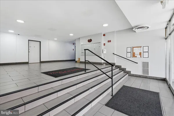 $264,900 | 5801 Quantrell Avenue, Unit 410, Alexandria, VA 22312